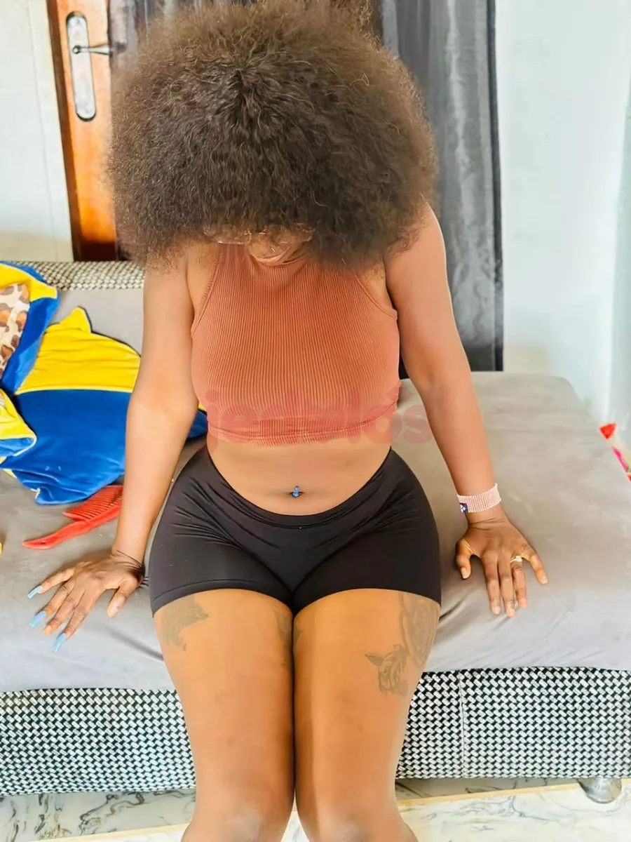 Chelsea👅 à Douala - Jedolos
